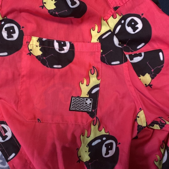 Large Button up - Picture 4 of 4